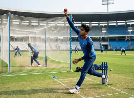 cricketers-fast-bowlers